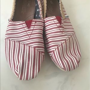 Toms Red Stripe